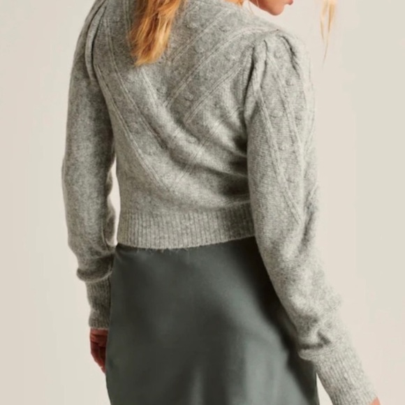 NWOT Abercrombie Cropped Bobble Cardigan Sweater GREEN/GREY - SIZE M - Picture 2 of 8